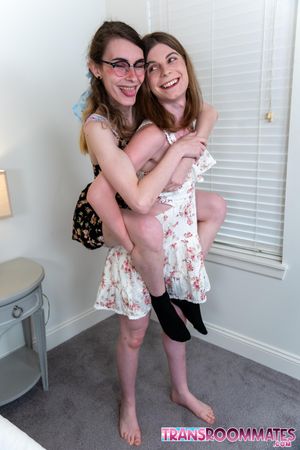 Sydney Summers and Princess Emmy Give Up On Men - Photo 196