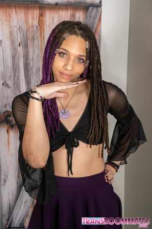Trans Teen Grace Iris Obeys Thick Girl Cock - Photo 4