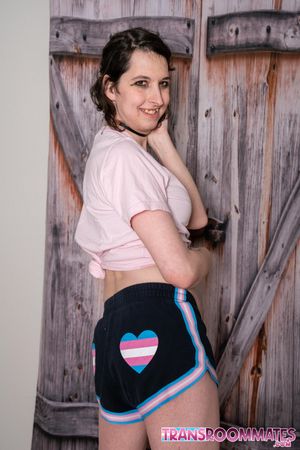 Trans Beauties Get Frisky During Art Lesson - Photo 7