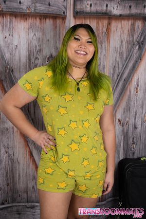 Asian Bubble Butt Trans Genesis Green Gets Goodbye Sex - Photo 2