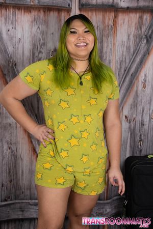 Asian Bubble Butt Trans Genesis Green Gets Goodbye Sex - Photo 3