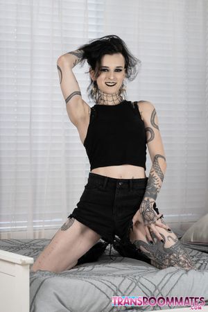 Goth babes Viviana and Riley suck, ride, and moan until Riley gets filled with a messy cream pie - Photo 25