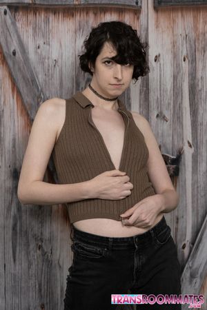 Trans Roommates Elle and Alex Find Themselves Drawn To Each Other - Photo 7