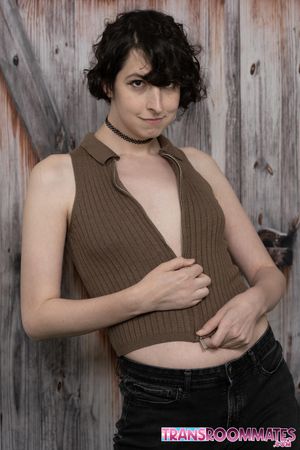 Trans Roommates Elle and Alex Find Themselves Drawn To Each Other - Photo 9