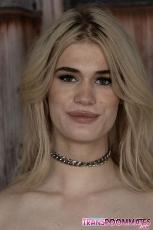 Dasha Dime and Jade Radd Swap Cocks In Mouths Before Going Bareback - Photo 298