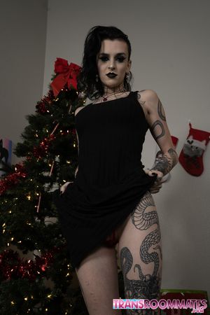 Stacy and Viviana's Hard Cocks Throb As They Suck And Ride - Photo 20