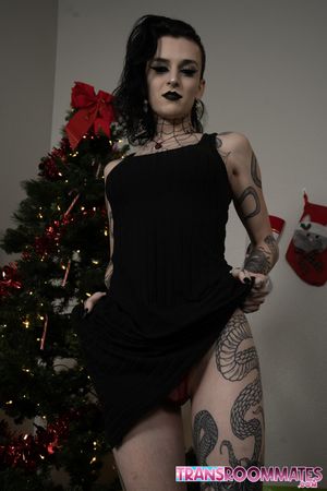 Stacy and Viviana's Hard Cocks Throb As They Suck And Ride - Photo 22