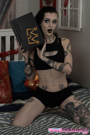 Viviana and Bobbi's Tattooed Bodies Intertwine As They Suck Each Other - Photo 50