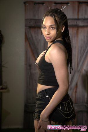 Madame Morgan's Romantic Trans Anal Fuck with Aelin Blue - Photo 19