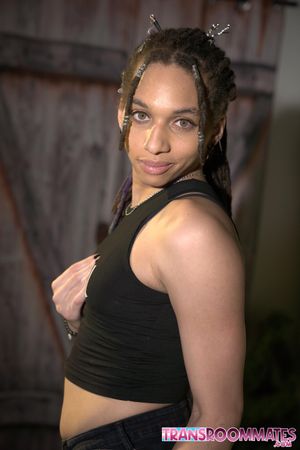 Madame Morgan's Romantic Trans Anal Fuck with Aelin Blue - Photo 22