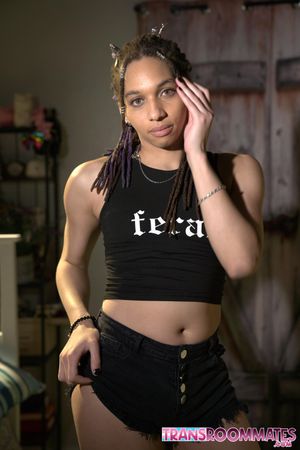 Madame Morgan's Romantic Trans Anal Fuck with Aelin Blue - Photo 5