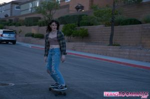 Meddie Blooms and Lana Vice's Romantic Bareback Creampie Fest - Photo 6