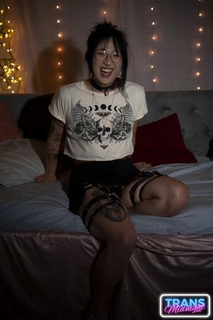 Petite Asian Ghost Park Handles BBC Bare - Photo 2