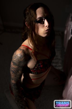 Sexy Naomi Madness Gives Out Bareback - Photo 35