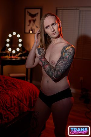 Cute Blonde Trans Jade Juniper Loves BBC Creampie - Photo 113