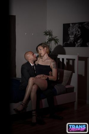 Beautiful Trans Bareback Anal with Her New Boss - Photo 170