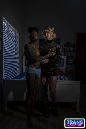 Sexy Tall Trans Meddie Blooms Craves BBC Bareback Anal - Photo 156