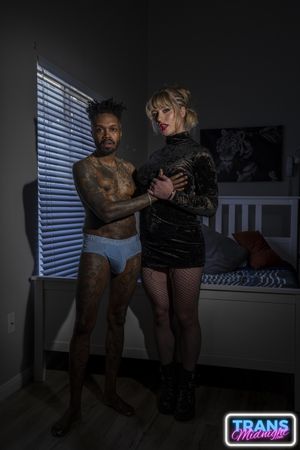 Sexy Tall Trans Meddie Blooms Craves BBC Bareback Anal - Photo 167