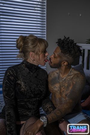 Sexy Tall Trans Meddie Blooms Craves BBC Bareback Anal - Photo 174