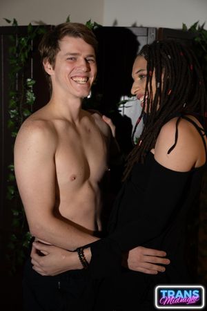 Ebony Babe Aelin Blue Gets Hard Taking It Deep - Photo 103