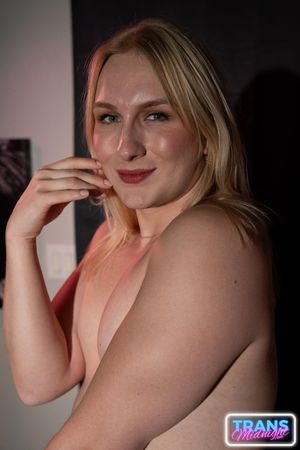 Sexy Trans Blaire Banks Dominates Buck's Ass - Photo 76