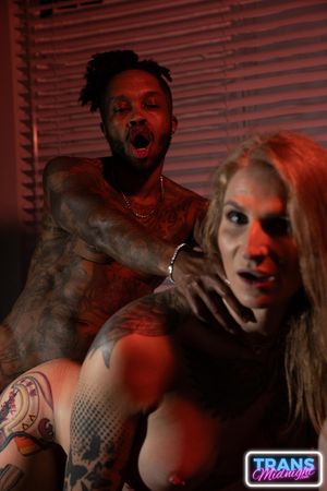 Curvy Trans April Rayne Loves Big Black Cock - Photo 155