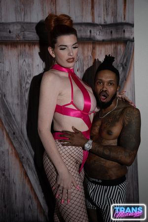 Madame Morgan Stretched By Throbbing BBC - Photo 136