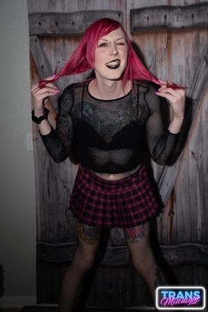 Alt Babe Luci Belle Spread Open By BBC - Photo 109
