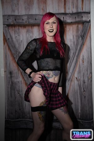 Alt Babe Luci Belle Spread Open By BBC - Photo 111