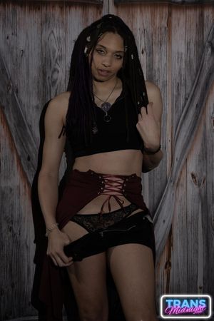 The room is filled with the scent of desire as Silas explores Aelin's body with fervent curiosity, their connection electric from the start. - Photo 12