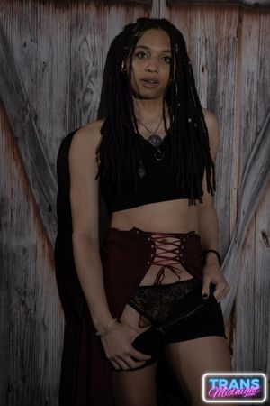 The room is filled with the scent of desire as Silas explores Aelin's body with fervent curiosity, their connection electric from the start. - Photo 14