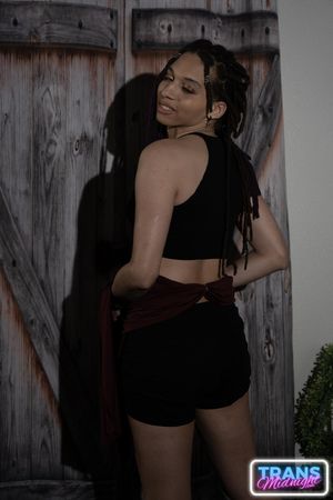 The room is filled with the scent of desire as Silas explores Aelin's body with fervent curiosity, their connection electric from the start. - Photo 18