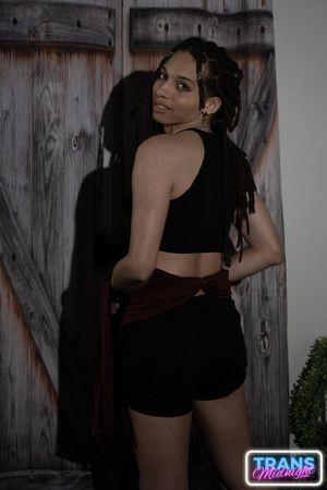 The room is filled with the scent of desire as Silas explores Aelin's body with fervent curiosity, their connection electric from the start. - Photo 19