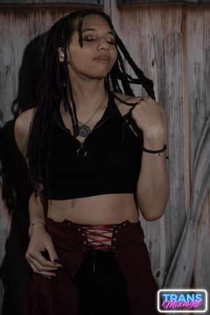 The room is filled with the scent of desire as Silas explores Aelin's body with fervent curiosity, their connection electric from the start. - Photo 2