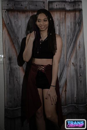 The room is filled with the scent of desire as Silas explores Aelin's body with fervent curiosity, their connection electric from the start. - Photo 5