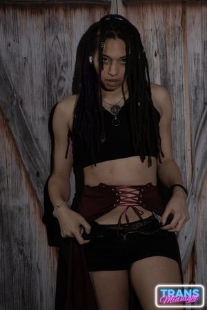 The room is filled with the scent of desire as Silas explores Aelin's body with fervent curiosity, their connection electric from the start. - Photo 8