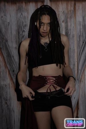 The room is filled with the scent of desire as Silas explores Aelin's body with fervent curiosity, their connection electric from the start. - Photo 9