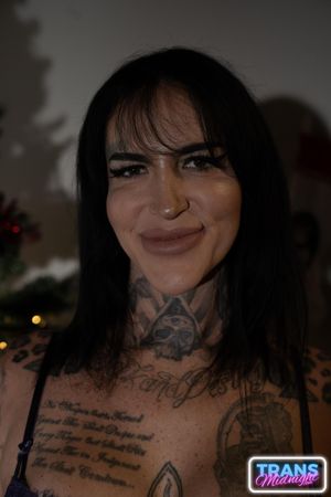 Transgender beauty Bobbii Rose fucks hard in inked body nightly with stud - Photo 7