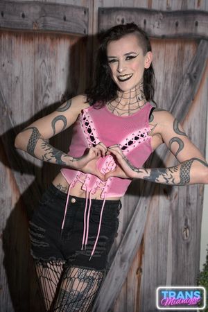 Viviana Rose, the transgender star, takes a big cock deep in her throat and ass - Photo 17