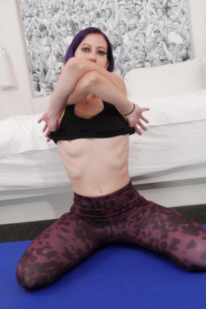 Flexible Beauty Trixie Squirts Gets Off Doing Yoga Stretches Naked - Photo 27