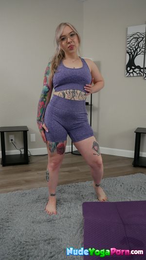 Tattoo Beauty Kaiia Eve Returns To Yoga And Masturbate - Photo 5