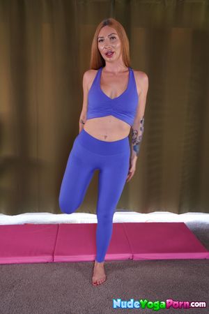 Nina Naples Nude Yoga VR Experience - Photo 8